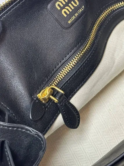 Сумка MIU MIU Aventure, черная
