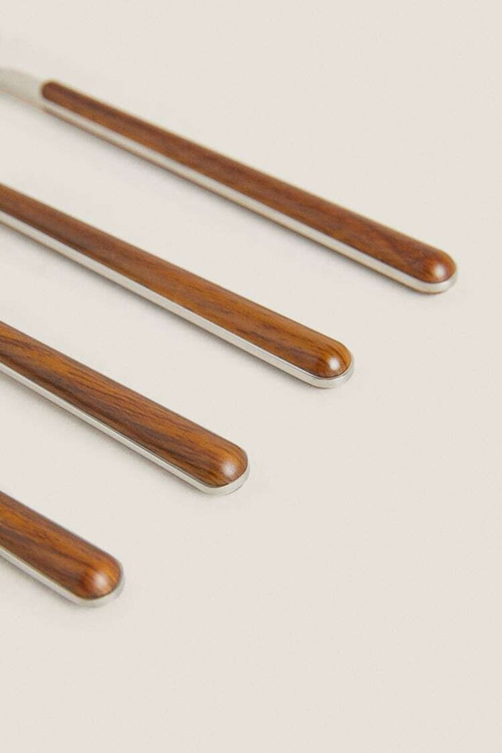 ZARA HOME НАБОР ИЗ 4 ЛОЖЕК С КРУГЛОЙ РУЧКОЙ И ДЕТАЛЯМИ, ТЕМНО-КОРИЧНЕВЫЙ