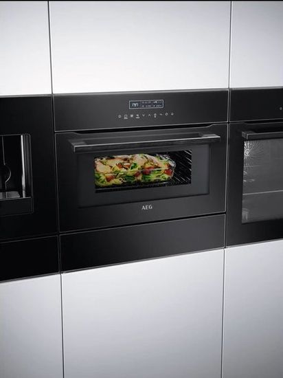 Электрический духовой шкаф AEG KME 761000 B