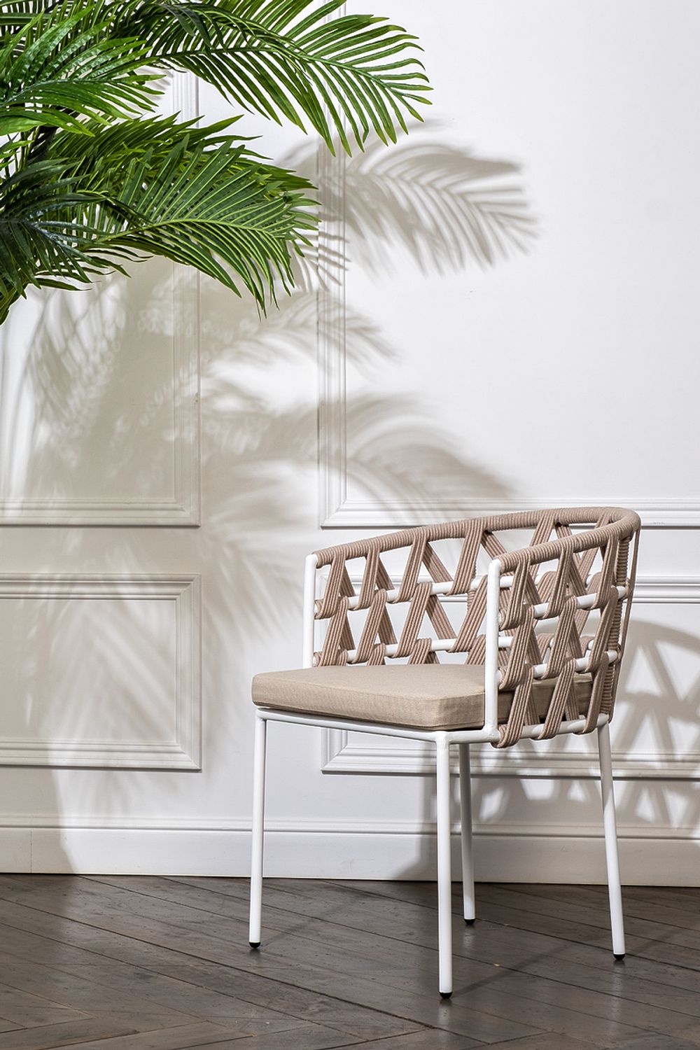 "Диего" стул плетеный из роупа, каркас из стали белый муар, роуп бежевый круглый, ткань бежевая 15052