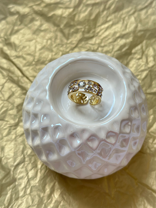 Кольцо безразмерное с прозрачными кристаллами, оттенок золото