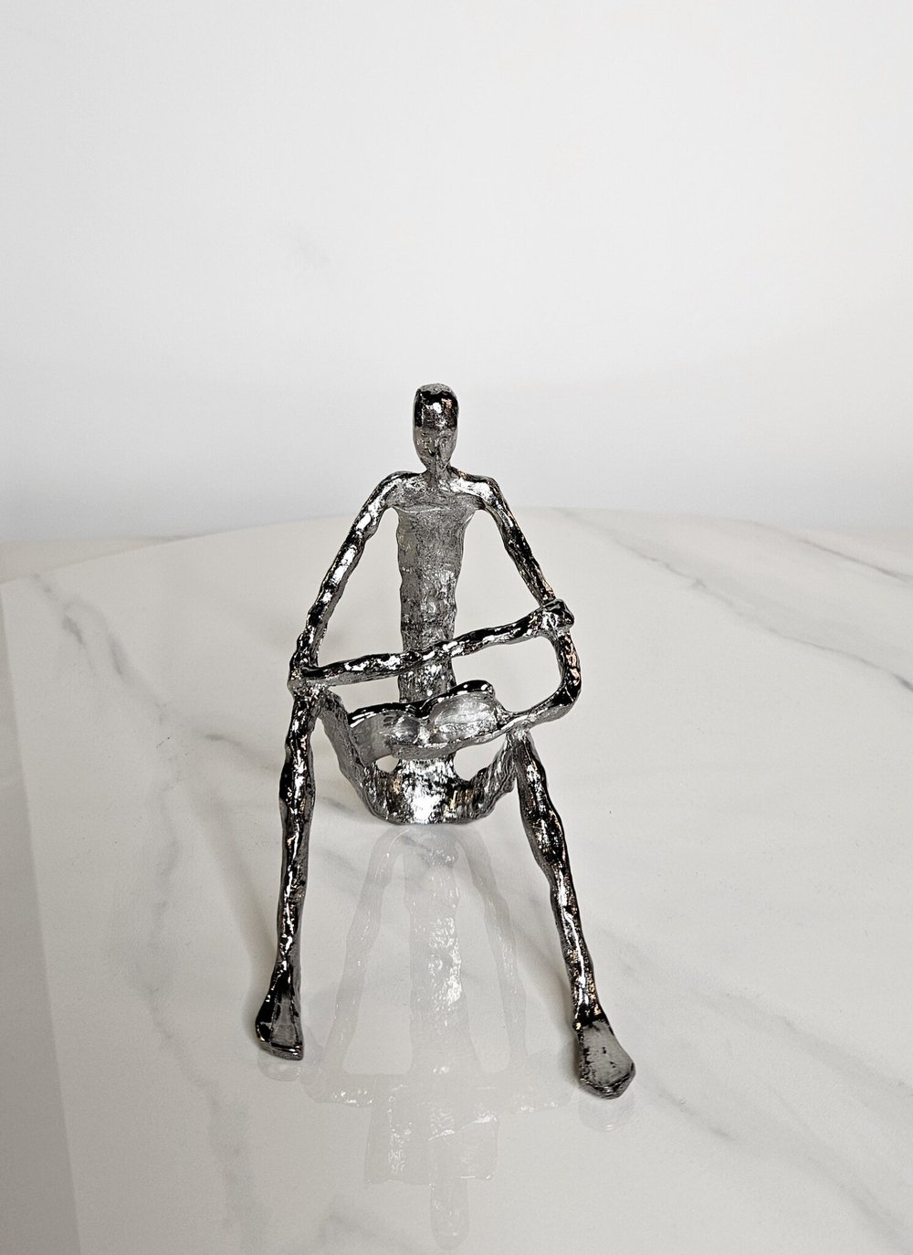 Статуэтка Reading Man