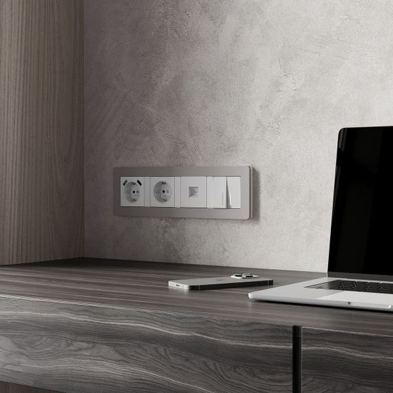 Рамка Werkel Split на 4 поста дымчатый/белый W0043067 4690389206108