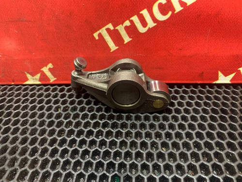 Коромысло впускного клапана 2023г.