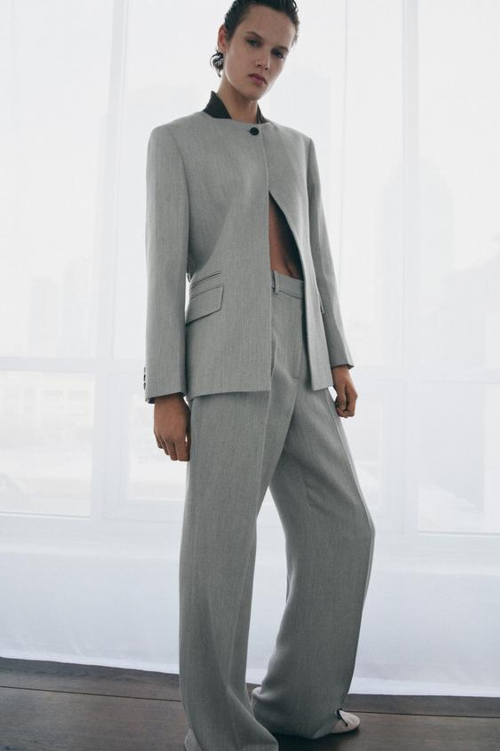 ZARA РАСКЛЕШЕННЫЕ БРЮКИ СТРУКТУРНЫЕ ZW COLLECTION, СЕРЫЙ