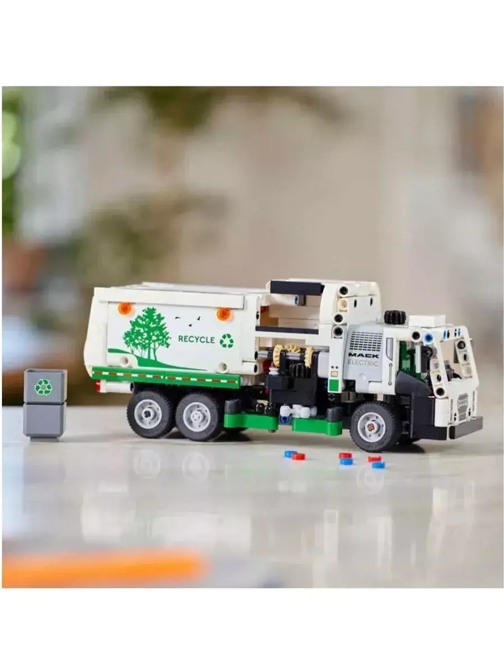 Конструктор Электрический мусоровоз Mack LR 500 деталей