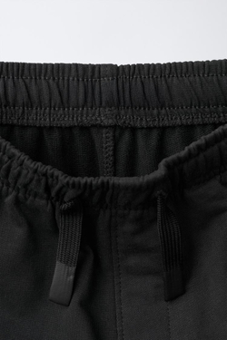 ZARA ДЖОГГЕРЫ ИЗ МЯГКОЙ ТКАНИ С КОМБИНИРОВАННЫМИ ЭЛЕМЕНТАМИ, ЧЕРНЫЙ