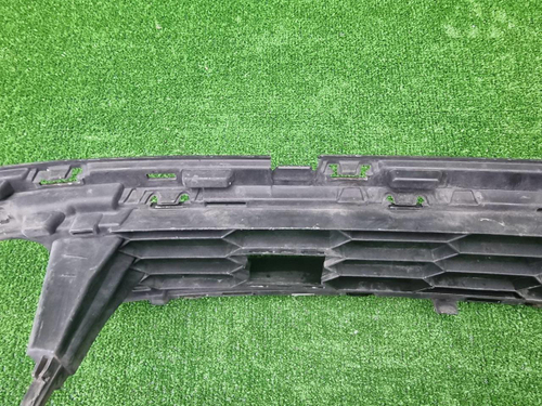 Решетка переднего бампера Skoda Karoq (2017-2021)