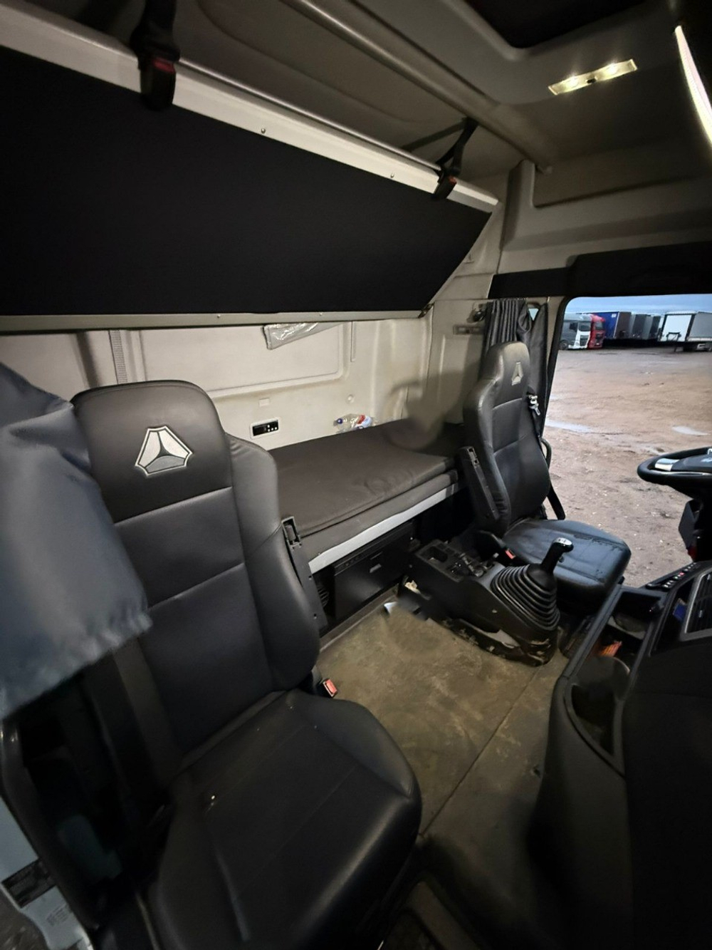 SITRAK C7H 4x2 Седельный тягач ZZ4186V391HE (Дизельный, 12,4 л, 480 л.с., МТ)