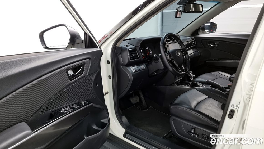 KG Mobility (Ssangyong) Very New Tivoli Бензин 1.5 2WD (01.2020)