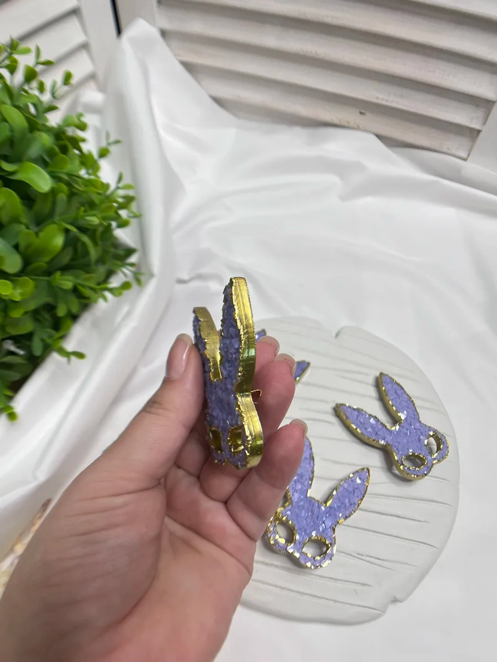 Брошь зайчик Плейбой