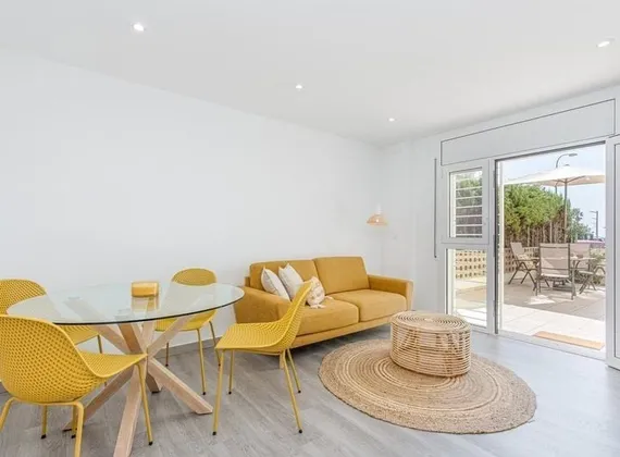 Стол Argo Ø120 см, стеклянная столешница, светлые ножки