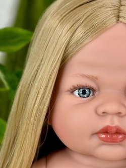 Кукла Manolo Dolls виниловая Carabonita без одежды 47см (7313A1)