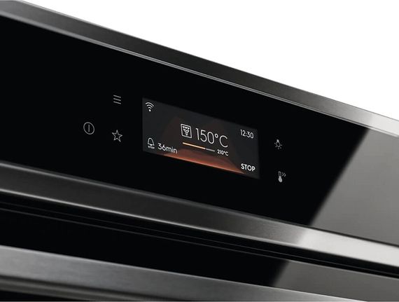 Духовой шкаф Electrolux EOB8S39WX