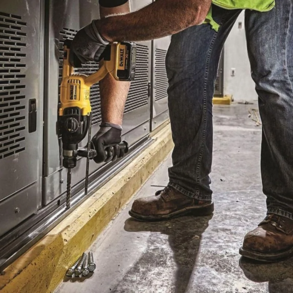DeWalt DCH133N-XJ аккумуляторный перфоратор (без АКБ и ЗУ)