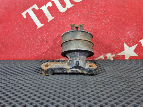 Кронштейн двигателя передний