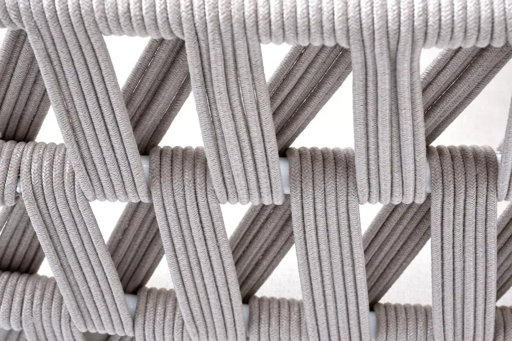 "Диего" кресло плетеное из роупа, основание дуб, каркас алюминий светло-серый (RAL7035) шагрень, роуп бежевый круглый, ткань бежевая 15052