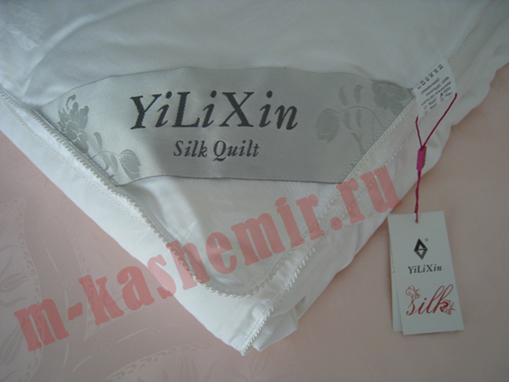 Одеяло шелковое в хлопке  (YiLiXin)  172х205 (Легкое) - белое