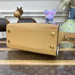 Louis Vuitton On My Side PM