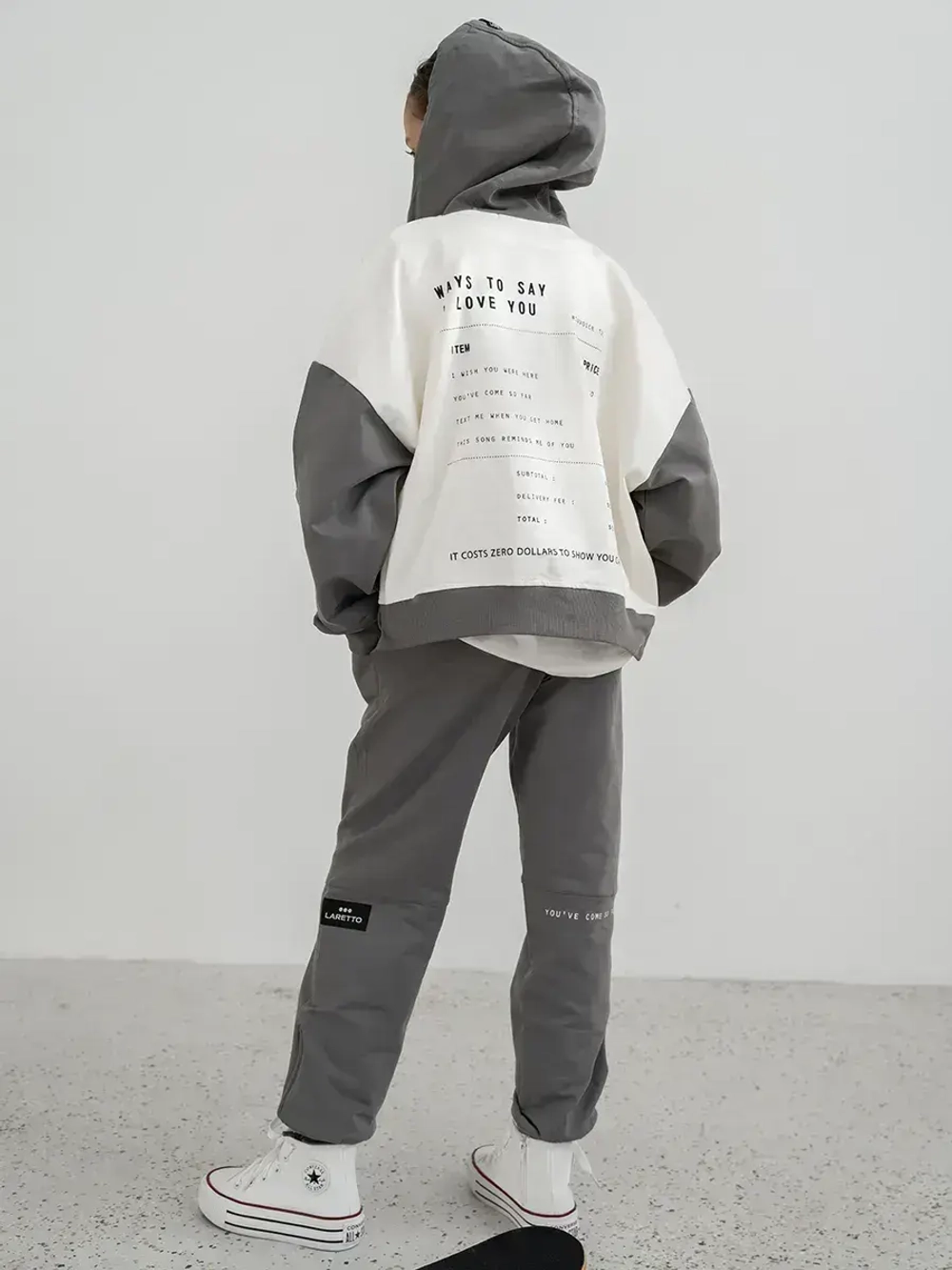 Спортивный костюм для девочки в школу