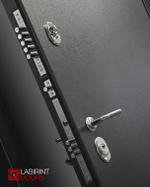 Дверь Входная Лабиринт СИЛЬВЕР 28 Грунт под покраску металлическая