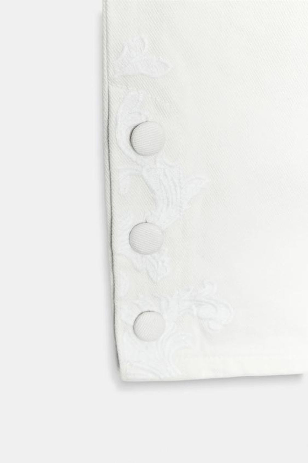 ZARA ДЖИНСЫ КАПРИ СО СРЕДНЕЙ ПОСАДКОЙ И ВЫШИВКОЙ — ZW COLLECTION, ЭКРЮ