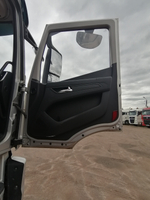 HONGYAN CQ* 6x4 Седельный тягач CQ4257EV11334 (Дизельный, 11,1 л, 430 л.с., МТ)