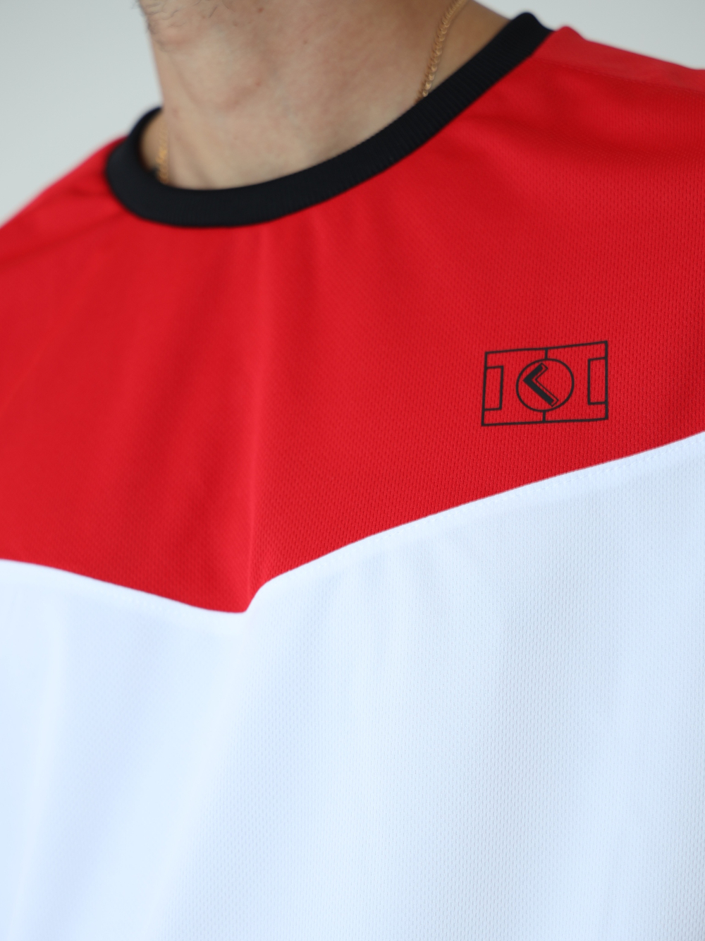 футболка спортивная город горький красный белый