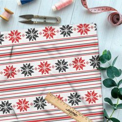 Ткань лён полосатый узор на славянской рубахе с вышивкой