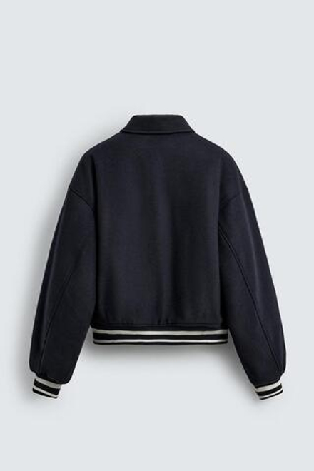 ZARA УТЕПЛЕННЫЙ БОМБЕР С НАШИВКАМИ, МОРСКОЙ СИНИЙ