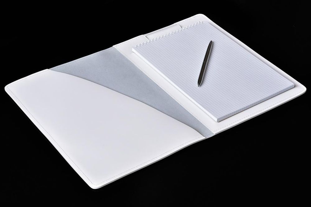 Папка под Блокнот А4  из кожи цвет БЕЛЫЙ