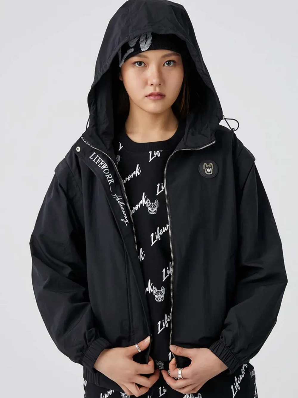 Куртка с капюшоном с отстегивающимися руковами