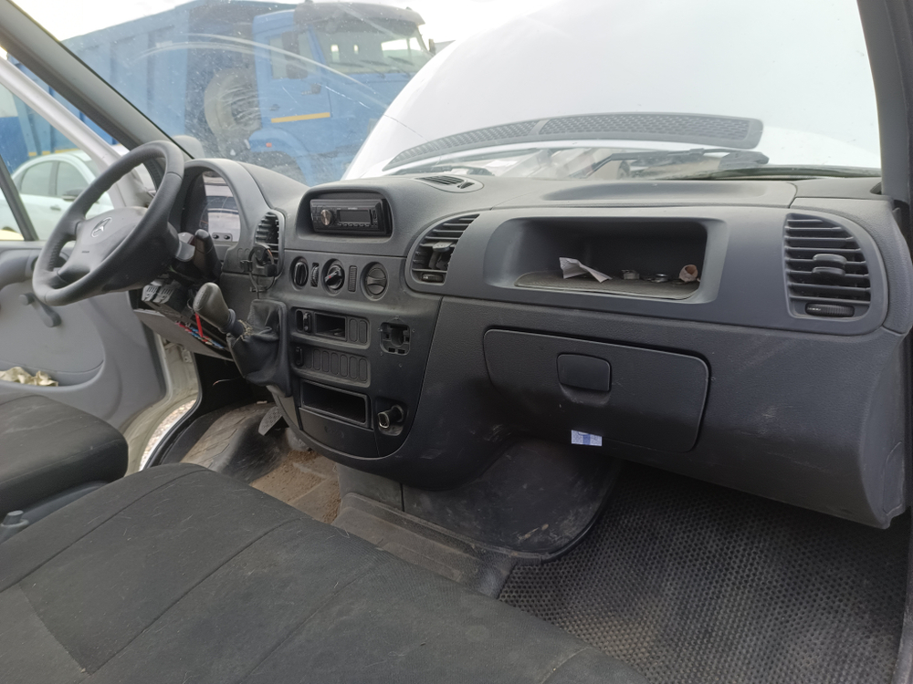 Mercedes-Benz SPRINTER Цельнометаллический 311 (Цельнометаллический, Дизельный, 2,1 л, 109 л.с.)