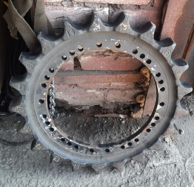 Звездочка New Holland E215B