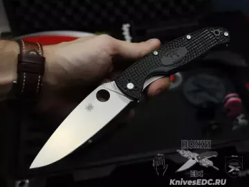 Нож складной Spyderco Resilience Lightweight 142PBK c клинком из стали 8Cr13MoV, рукоять FRN