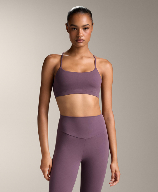 Oysho Спортивный бюстгальтер Comfortlux с перекрещивающимися бретелями и легкой поддержкой, сиреневый