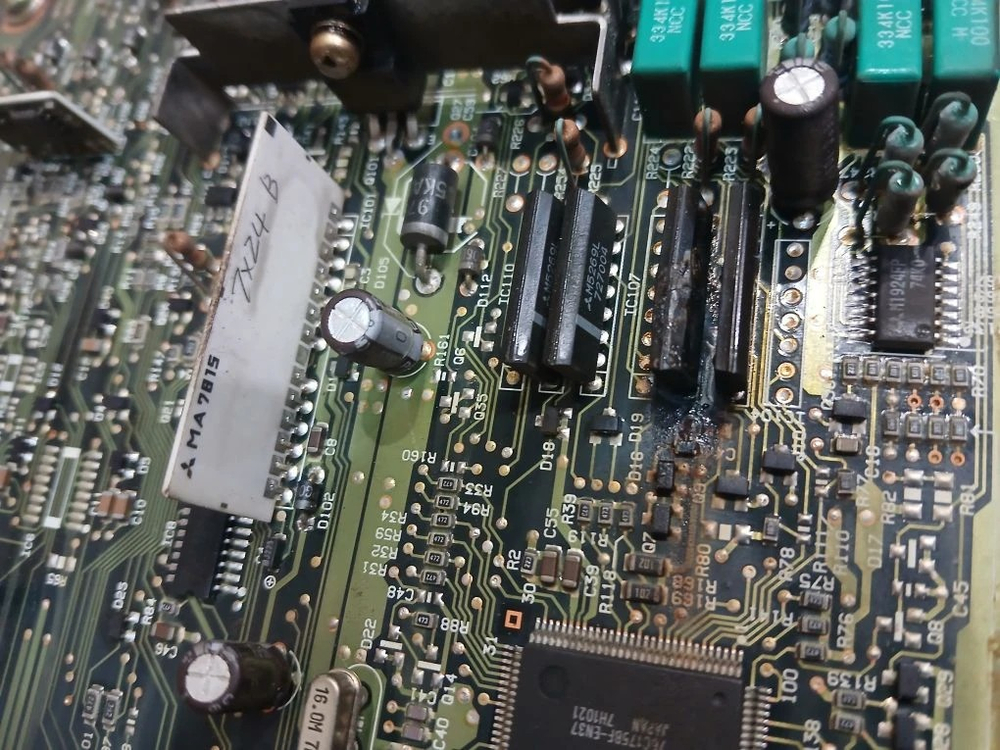 Компьютер двигателя MITSUBISHI PAJERO 1998