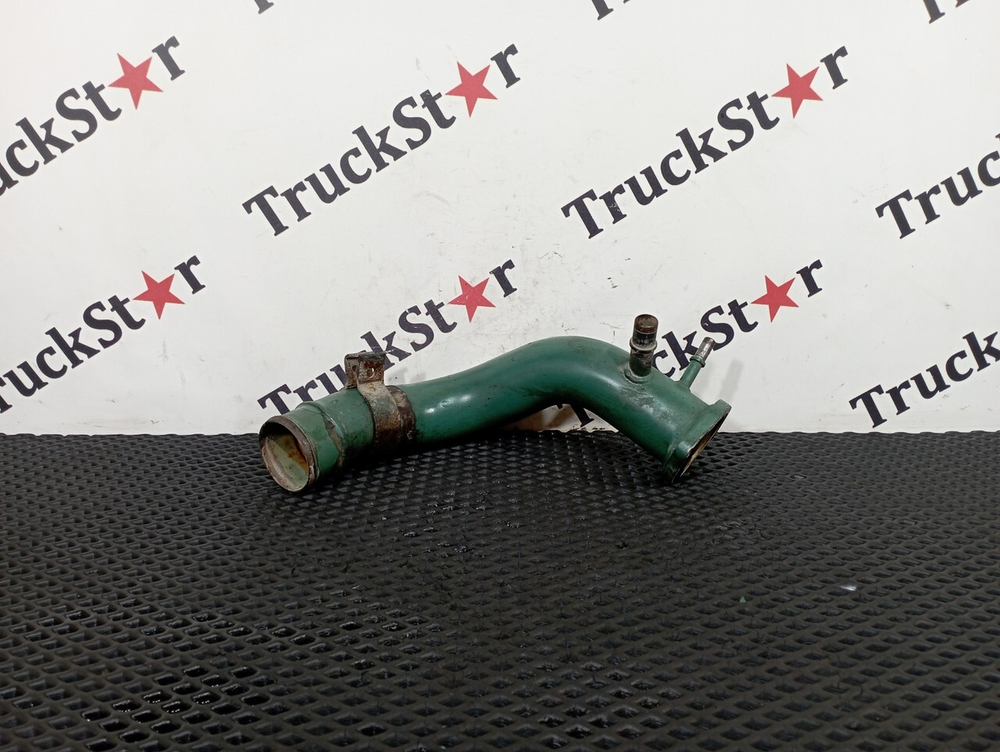 Патрубок системы охлаждения