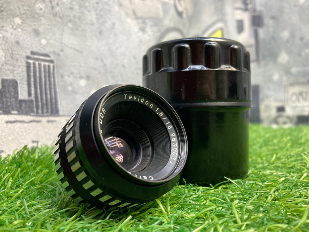 Carl Zeiss Jena Tevidon 16mm 1.8