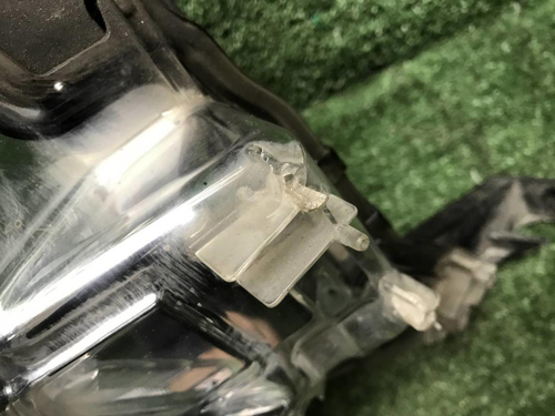 Битая Фара правая Land Cruiser 200 (15-21) LED