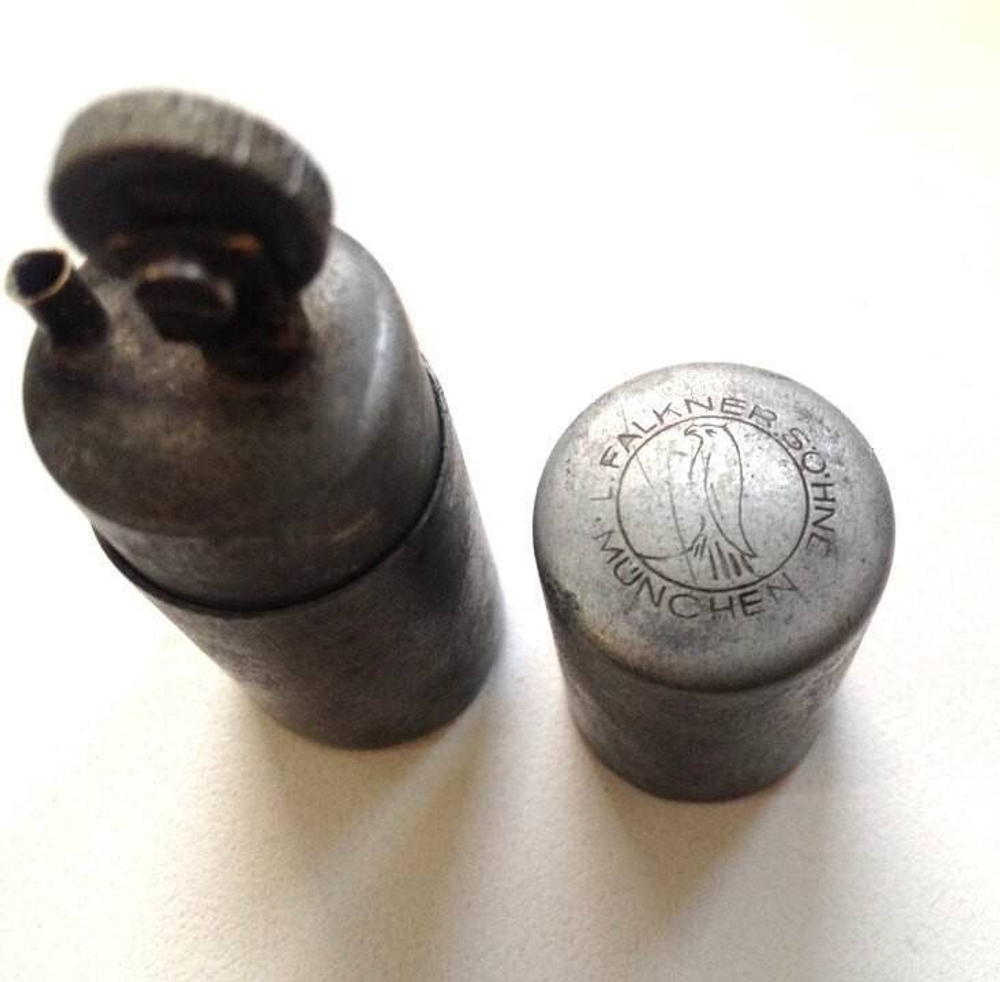 Зажигалка бензиновая Benzinfeuerzeug alt L.Falkner Söhne München