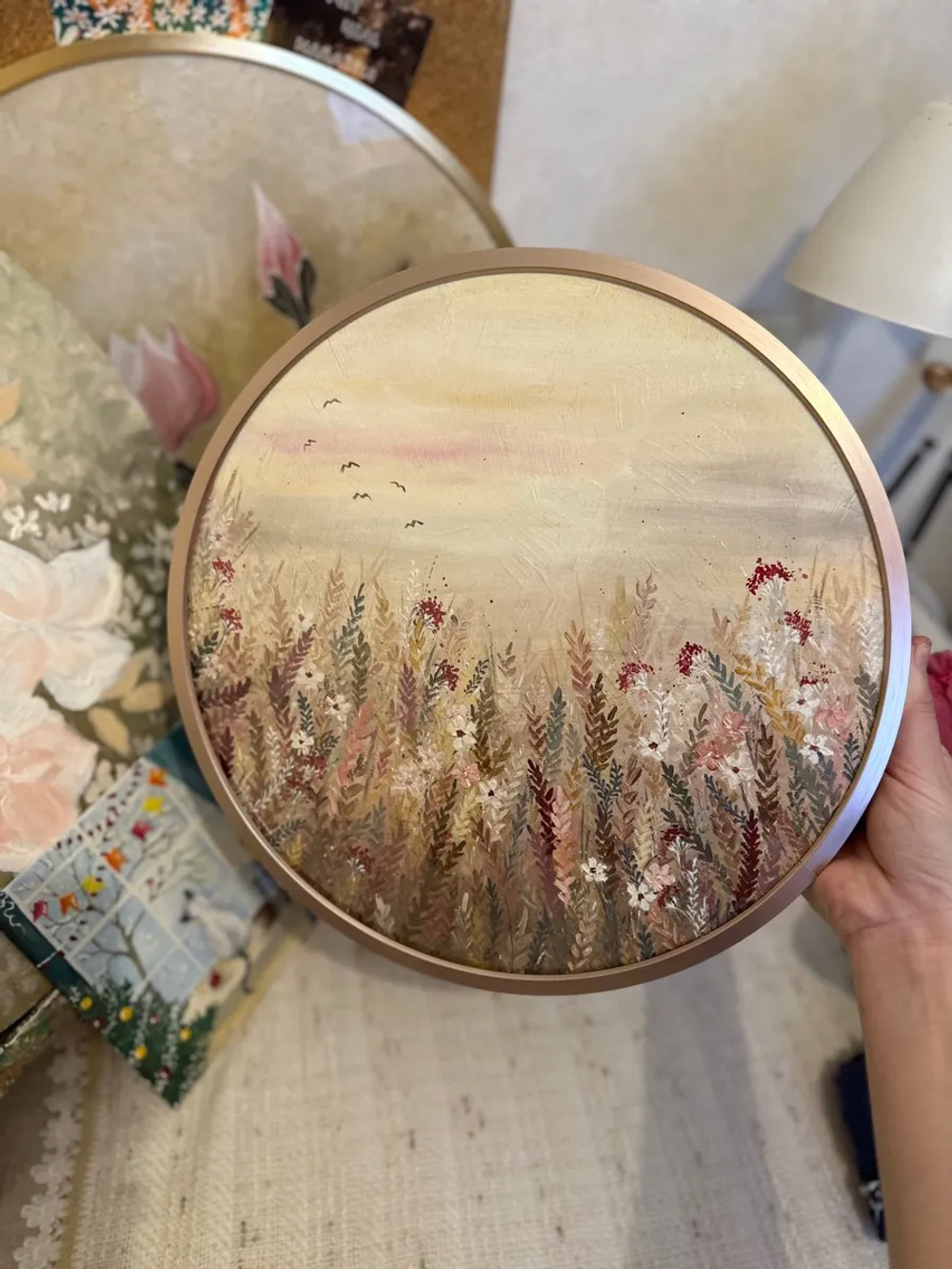 Круглая рамка для фото 37 см, розовое золото