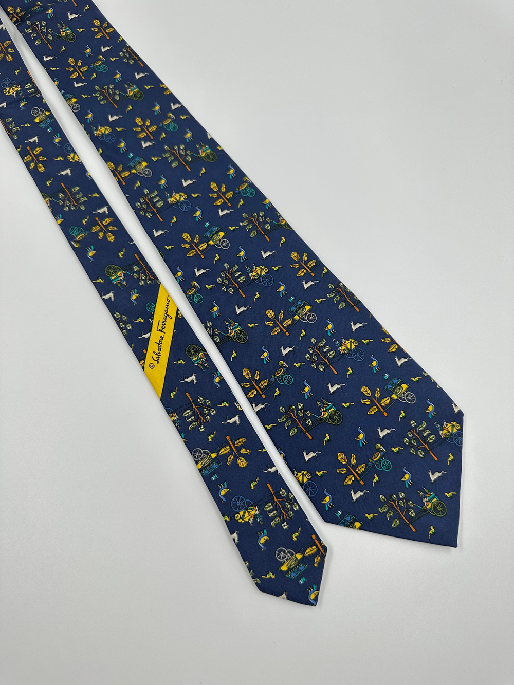 Галстук синий Salvatore Ferragamo