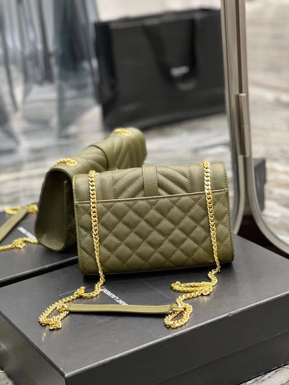 Saint Laurent Envelope Bag 21 cm