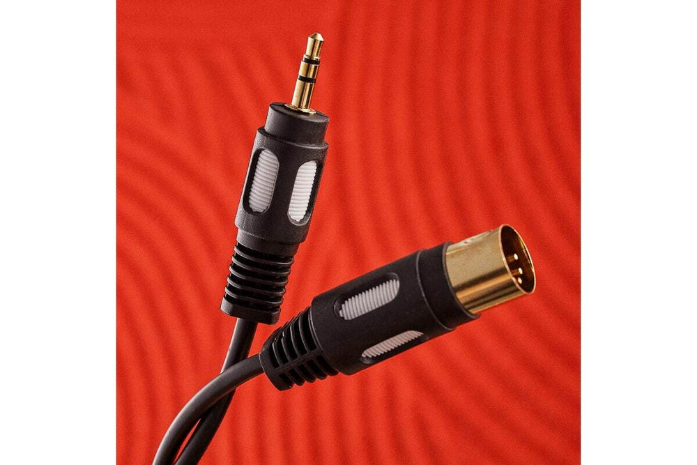 Кабель REXANT DIN 5 Pin - Stereo 3,5 мм 1,5 м Gold 17-2502