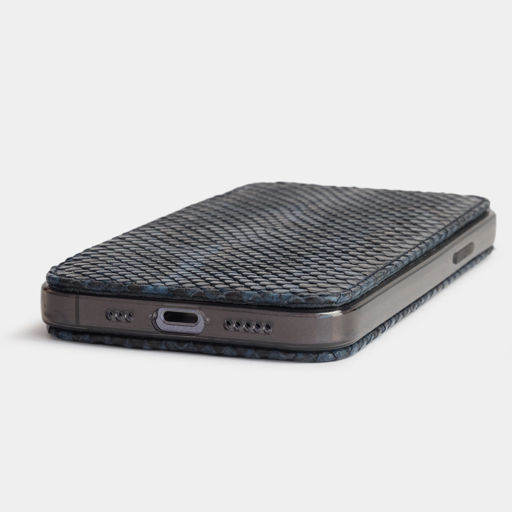 Чехол Benoit для iPhone 12/12Pro из кожи питона, синего цвета