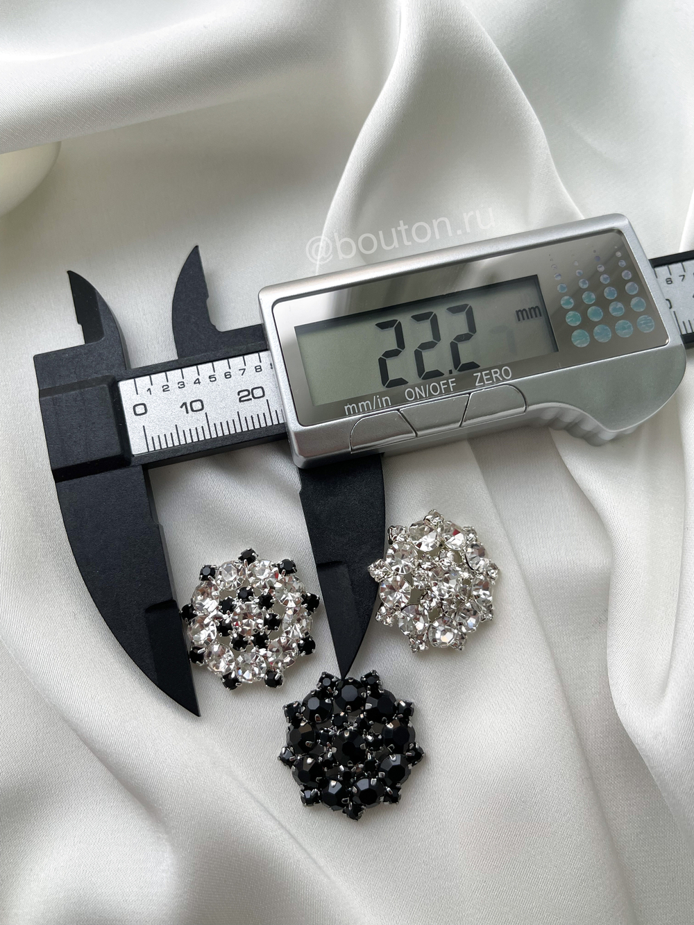 Пуговицы Стразы1 черные