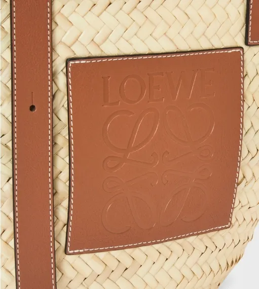 Сумка-корзина LOEWE из пальмовых листьев и телячьей кожи