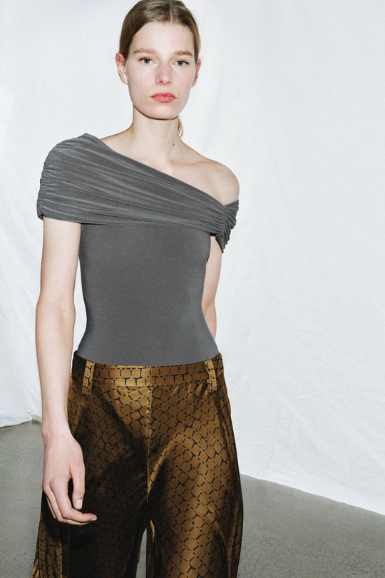 ZARA БОДИ АСИММЕТРИЧНОГО КРОЯ СО СБОРКАМИ, СЕРО-КОРИЧНЕВЫЙ