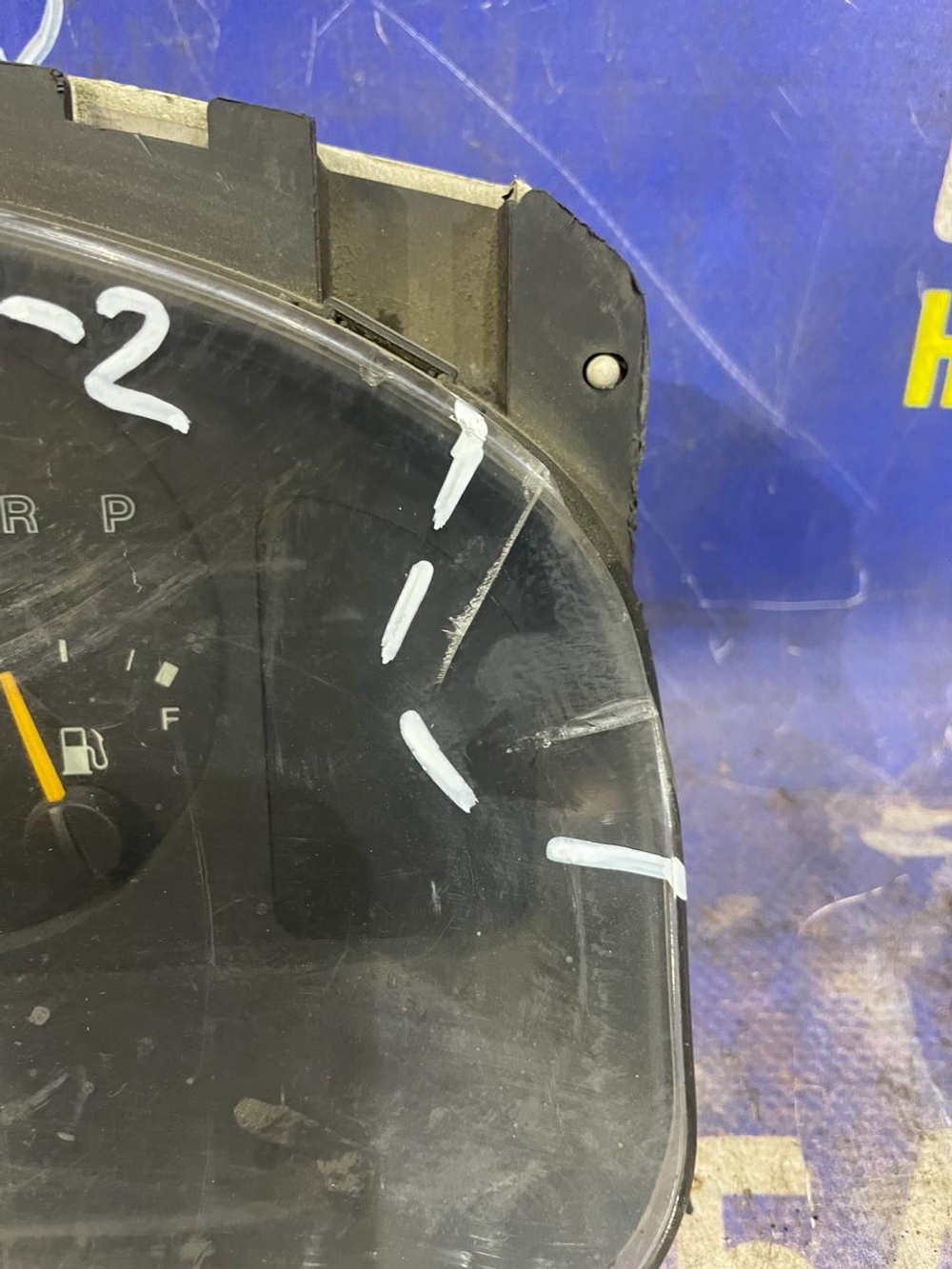 Щиток приборов MAZDA MPV 1996